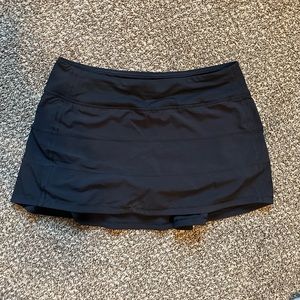 LULULEMON BLACK PACE RIVAL SKIRT SIZE 8.